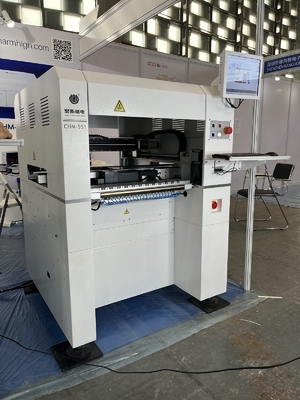 Alta precisão 4 cabeças SMT Pick & Place Machine CHM-551 Troca automática de bocal CPK≥1.0
