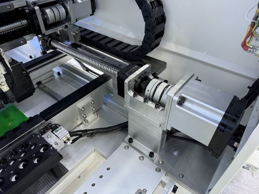 0201 BGA que monta 4 picaretas pequenas de SMD das cabeças e máquina CHM-551 CPK≥1.0 do lugar