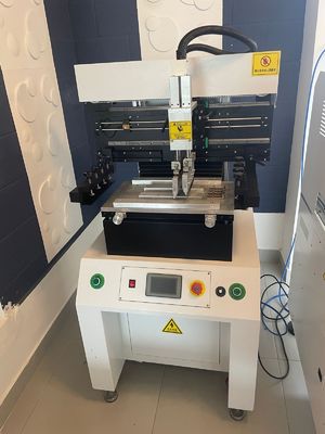 CHM-551 Linha de produção SMD Linha de montagem SMT Alta precisão 4 cabeças Robô de fabricação de PCB