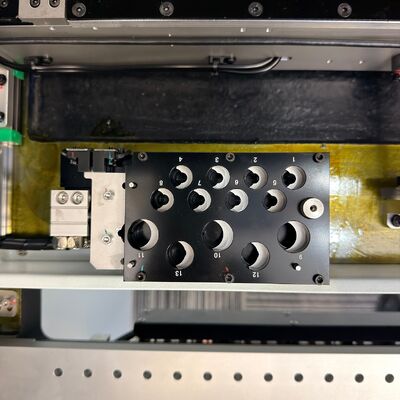 Máquina de seleção e colocação de PCB SMD universal totalmente automática com base CHM-551
